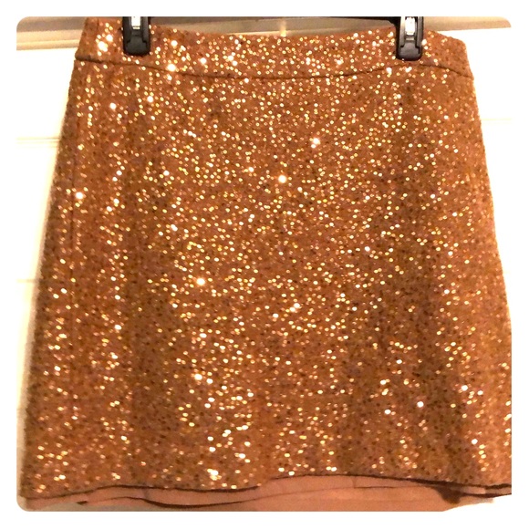 LOFT Dresses & Skirts - 🌻 NWOT LOFT gold sequin mini skirt